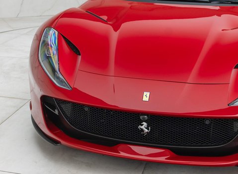 Ferrari 812 Superfast 25