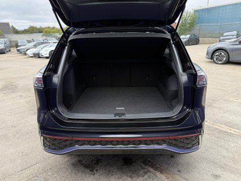 Volkswagen Tiguan 1.5 TSI eHybrid 19.7kWh R-Line SUV 5dr Petrol Plug-in Hybrid DSG Euro 6 (s/ 20