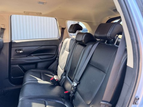 Mitsubishi Outlander 2.0 Outlander GX 4h PHEV Auto 4WD 5dr 28