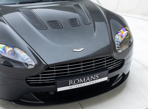 Aston Martin V12 Vantage ROADSTER 39
