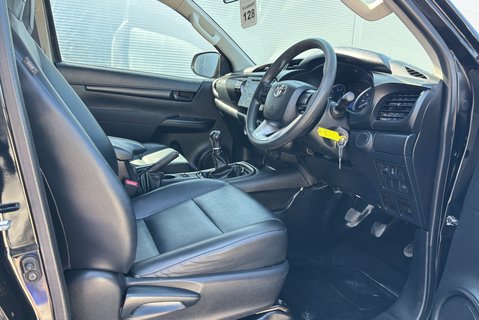 Toyota Hilux Active 4WD D-4D Single Cab Pickup - Gullwing Canopy 16