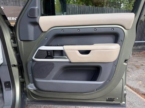 Land Rover Defender HSE MHEV 18