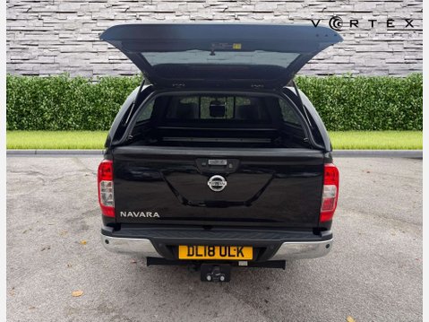 Nissan Navara 2.3 Navara Tekna dCi Auto 4WD 5dr 9