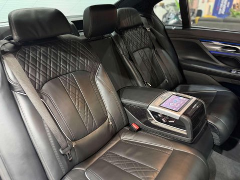 BMW 7 Series 3.0 740Ld M Sport Saloon 4dr Diesel Auto xDrive Euro 6 (s/s) (320 ps) 38