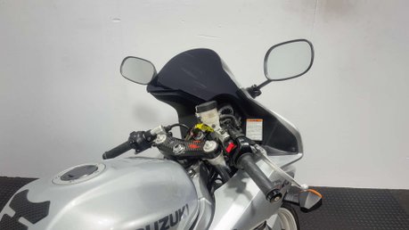 Suzuki SV650 SV650 2003 31K LONG MOT PERFECT A2 BIKE VTWIN SERVICED 650CC 57