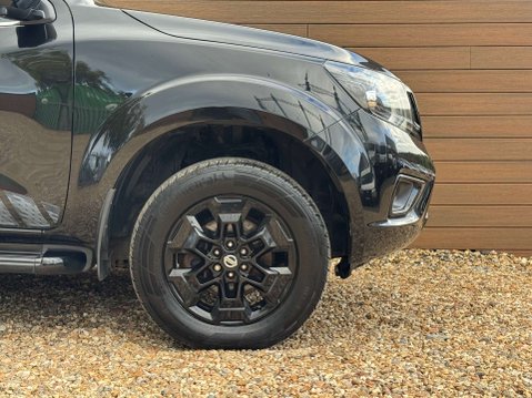 Nissan Navara 2.3 Navara N-Guard dCi 4WD 5dr 12