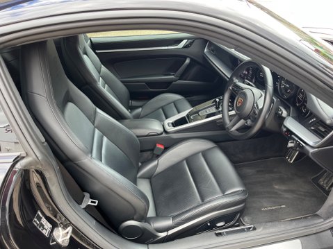 Porsche 911 CARRERA 4S PDK 16