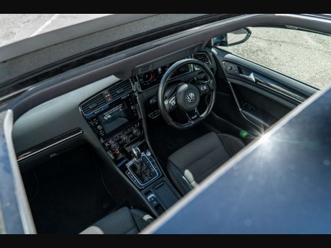 Volkswagen Golf 2.0 Golf R TSi Semi-Auto 4WD 5dr 21