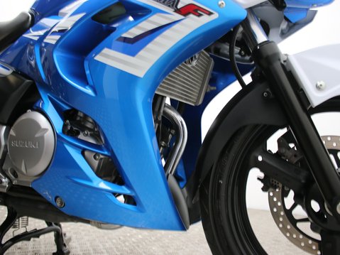 Suzuki Inazuma GW 250 FL5 31