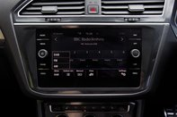 Volkswagen Tiguan R-LINE TECH TDI DSG 25