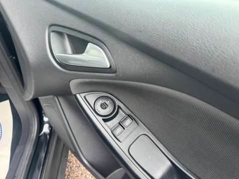 Ford Focus 1.6 Zetec Euro 5 5dr 19