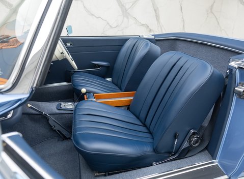 Mercedes-Benz 280 SL W113 Pagoda 21