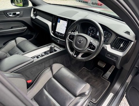Volvo XC60 2.0 XC60 R-Design B5 MHEV Auto 5dr 16