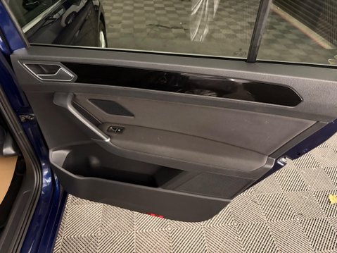 Volkswagen Touran 1.4 TSI SEL DSG Euro 6 (s/s) 5dr 34
