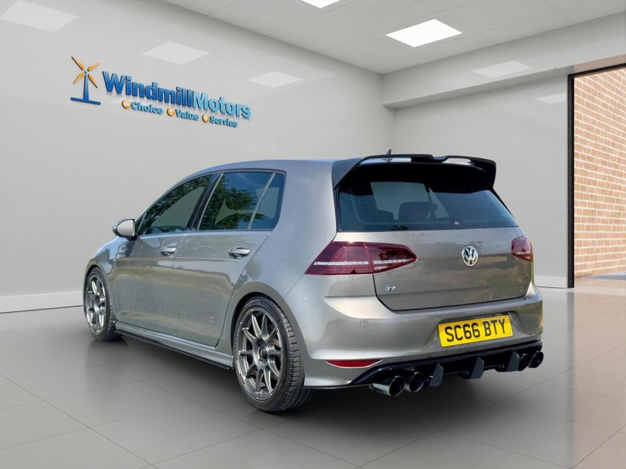 2016 Volkswagen Golf — image 9