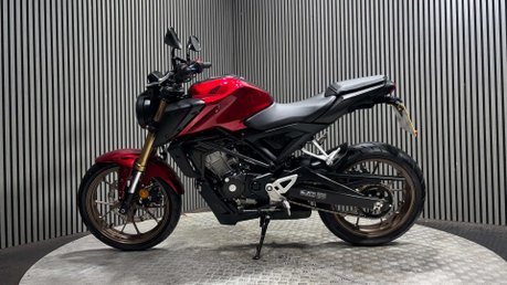 Honda CB 2024 ONLY 3K EXCELLENT CONDITION WARRANTY 125CC 4
