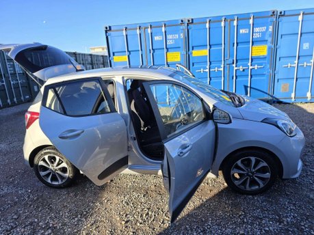 Hyundai i10 1.2 Premium SE Hatchback 5dr Petrol Auto Euro 6 (87 ps) 14