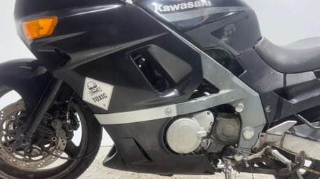 Kawasaki ZZR 1991 CLASSIC SPORTS TOURER PROJECT BIKE SPARES OR REPAIR 600CC 18