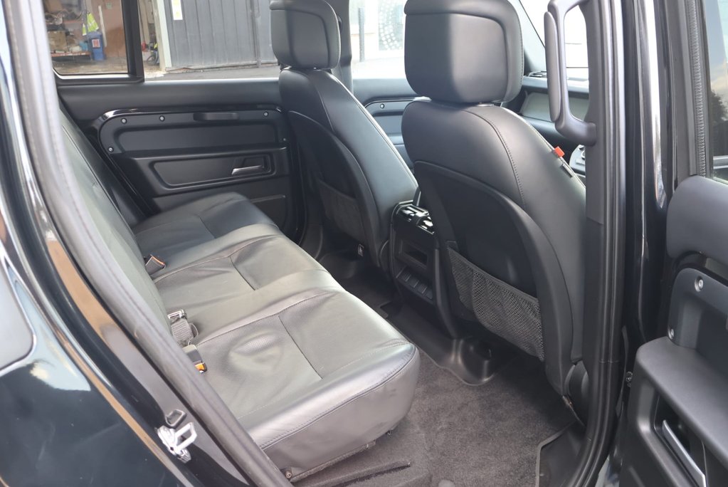 Land Rover Defender 110 D300 HARD TOP X-DYNAMIC HSE MHEV URBAN WIDE TRACK EDTION REAR SEATS FITTED 24