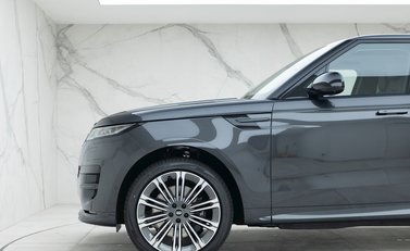 Land Rover Range Rover Sport P440e Dynamic SE 24
