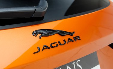 Jaguar F-Pace SVR 43
