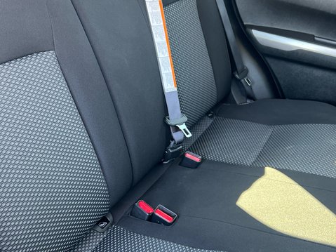 Suzuki Vitara SZ-T BOOSTERJET MHEV 39