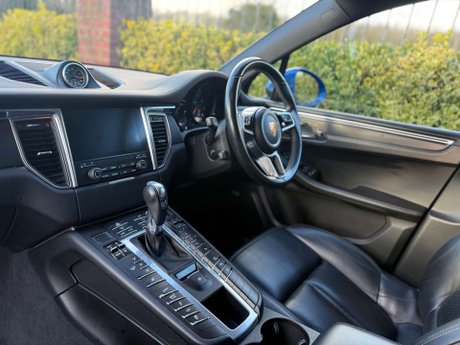Porsche Macan 2.0 Macan Semi-Auto 4WD 5dr 30