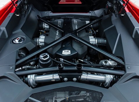 Lamborghini Aventador S LP 740-4 ROADSTER 44