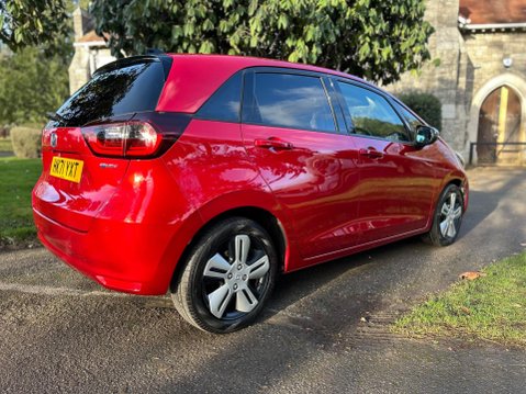 Honda Jazz I-MMD EX 18