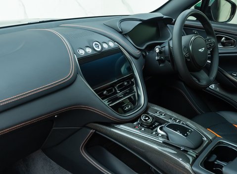 Aston Martin DBX 707 18