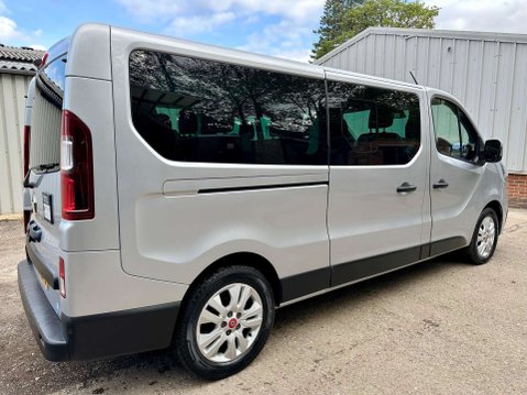 Renault Trafic 2.0 dCi LL30 Advance EDC L2 H1 Euro 6 (s/s) 5dr (9 Seat) 4
