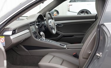 Porsche 911 (991) 50th Anniversary Edition 15