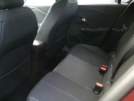 Vauxhall Corsa ELITE NAV PREMIUM ONLY 40,000 MILES FROM NEWE 18