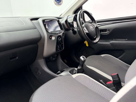 Toyota Aygo 1.0 Aygo X-Play TSS VVT-i 5dr 54