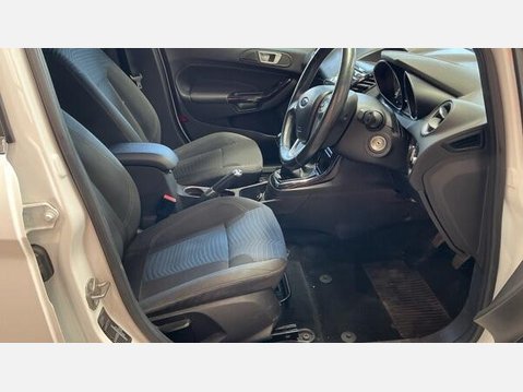 Ford Fiesta 1.0T EcoBoost Titanium Euro 5 (s/s) 5dr 7
