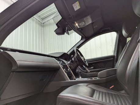 Land Rover Discovery Sport 1.5 Discovery Sport R-Dynamic SE P300e Auto 4WD 5dr 58