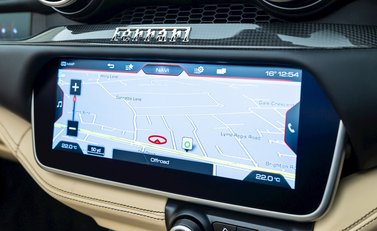 Ferrari Portofino 18