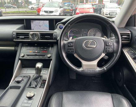 Lexus Is 2.5 IS 300h Advance CVT 4dr 17