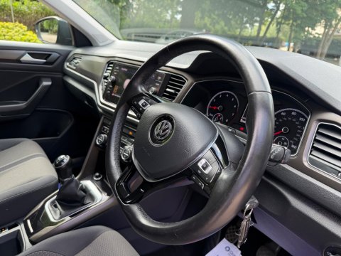 Volkswagen T-Roc 1.0 TSI SE Euro 6 (s/s) 5dr 12