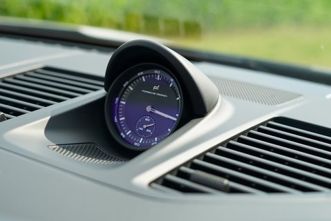 Porsche 911 CARRERA 4 GTS CONVERTIBLE 13