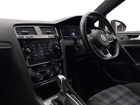 Volkswagen Golf 1.4 Golf GTE Advance Semi-Auto 5dr 1