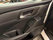 Nissan Qashqai 1.3 DIG-T MHEV N-Connecta XTRON Euro 6 (s/s) 5dr 17