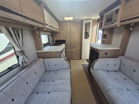 Coachman VIP 460  10