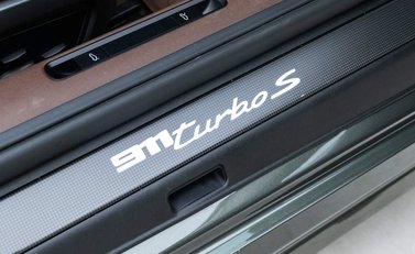 Porsche 911 Turbo S Cabriolet (992) 21