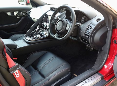Jaguar F-Type V6 S Convertible 34