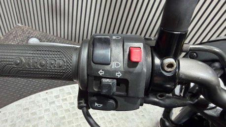 Kawasaki Er ER6 N 2010 ONLY 17K FULL LUGGAGE MOT SEPTEMBER 2027 650CC 13