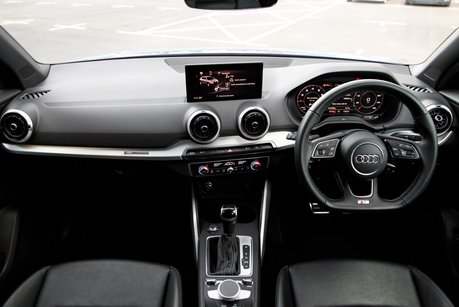 Audi Q2 TFSI S LINE BLACK EDITION