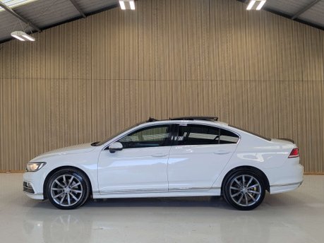 Volkswagen Passat 2.0 Passat R-Line TDI BlueMotion Technology Semi-Auto 4dr 17