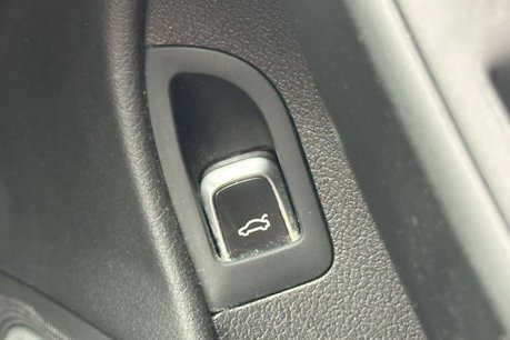 Audi A4 2.0 TDI Black Edition Saloon 4dr Diesel Manual Euro 5 (s/s) (177 ps) 30