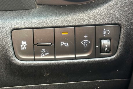 Hyundai KONA 1.0 T-GDi MHEV Premium SUV 5dr Petrol Hybrid Manual Euro 6 (s/s) (120 ps) 27